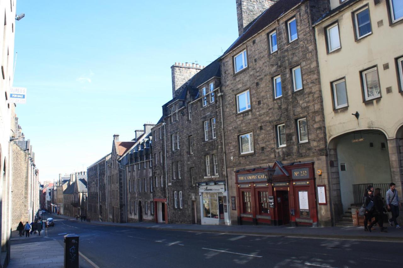Royal Mile Famous Canongate Flat EDI Exteriér fotografie